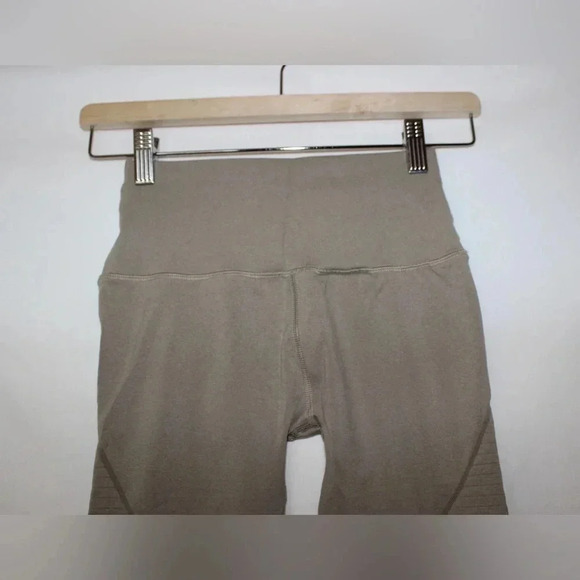 Alphalete Aero Leggings NO SIZE TAG Maybe Small - Picture 2 of 11